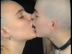 Extreme Fucking From Punk Lesbos - PornoXOcom